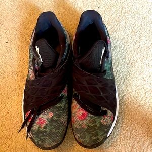 Nike Kyrie 1 basketball shoes